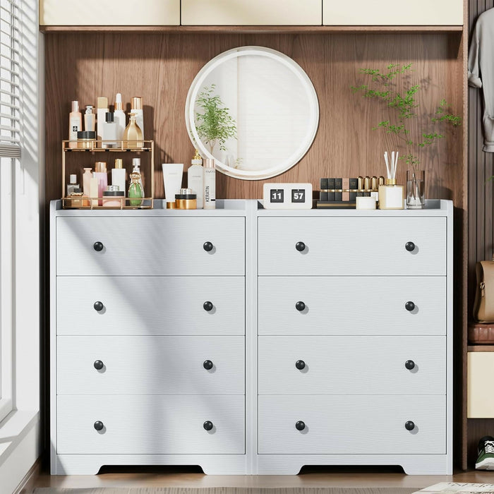 4-Drawer White Wooden Dresser with Anti-Tipping Safety | 四層抽屜白色木製收納櫃（附防傾倒安全設計）