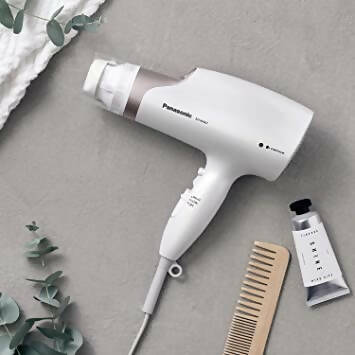 Panasonic New Nanoe Salon Hair Dryer with Oscillating Quickdry Nozzle Diffuser and Concentrator EH-NA67-White